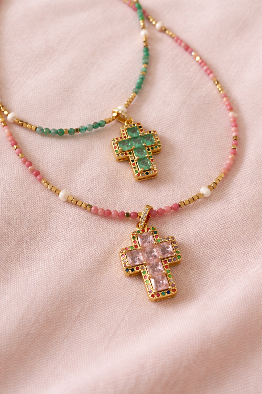 COLLIER PERLES CROIX