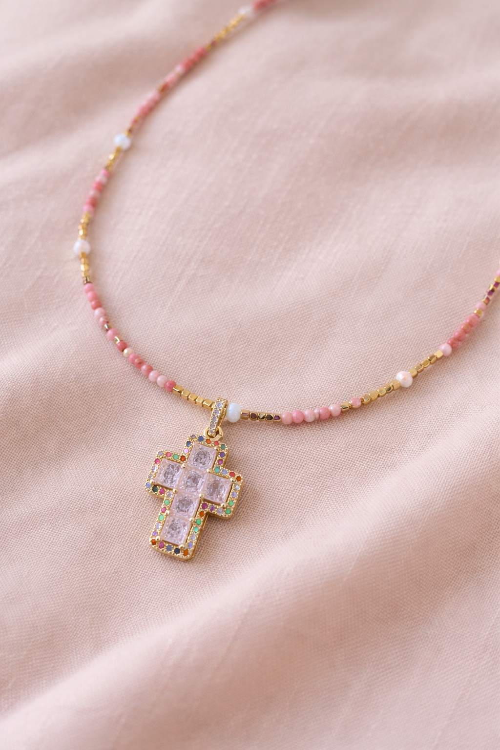 COLLIER PERLES CROIX
