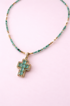 COLLIER PERLES CROIX